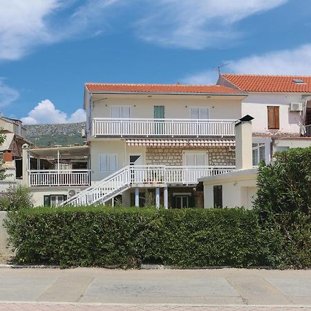 2 Bedroom Stunning Apartment In Kastel Kambelovac Kaštela 外观 照片